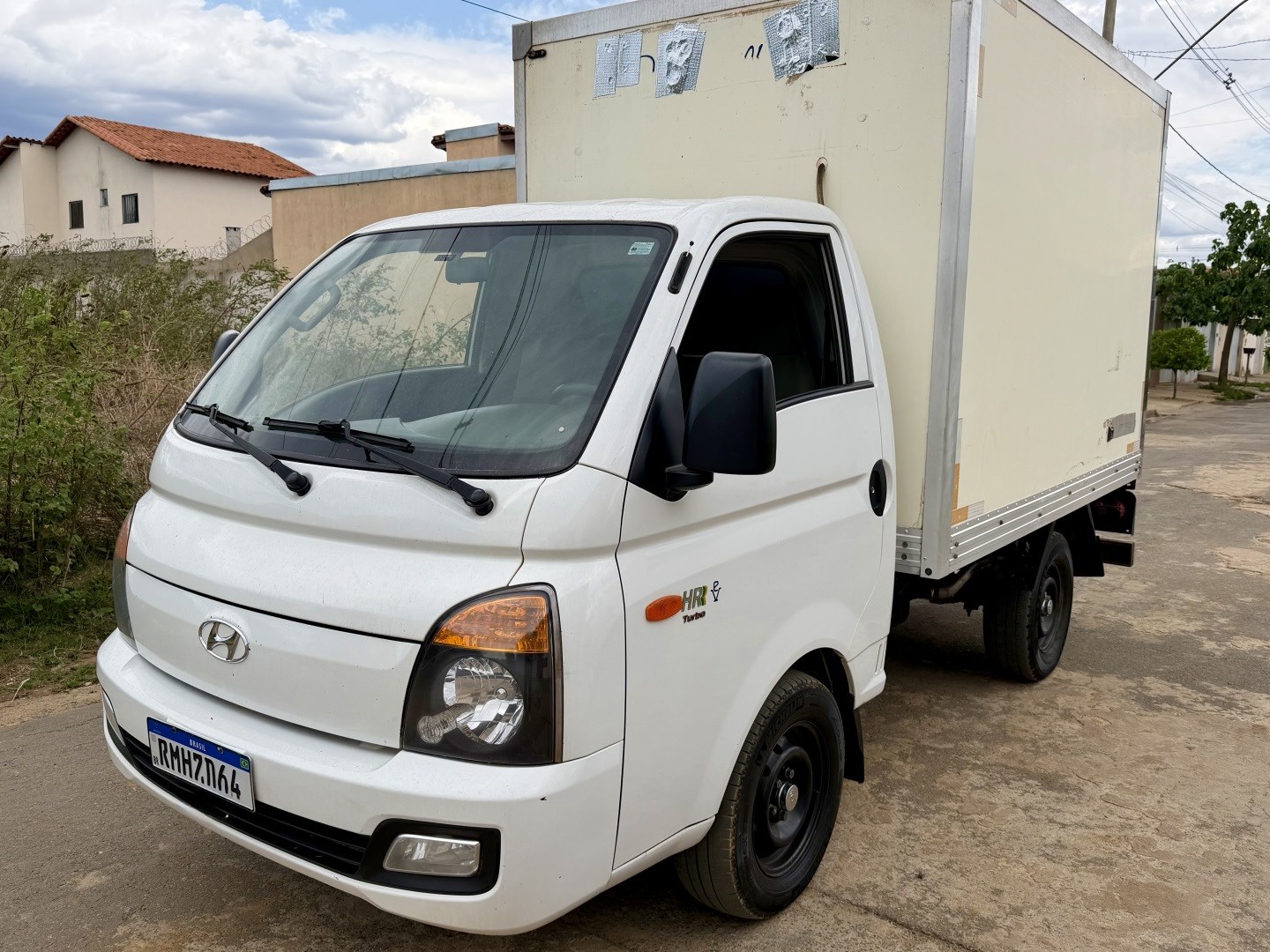 HYUNDAI HR