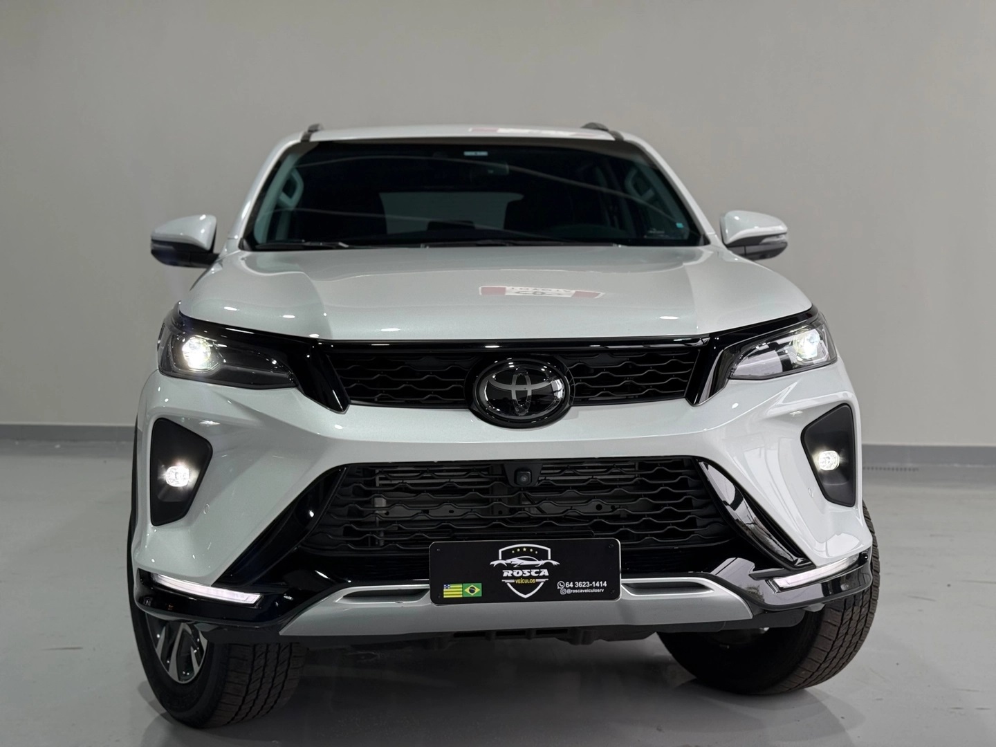 TOYOTA HILUX SW4